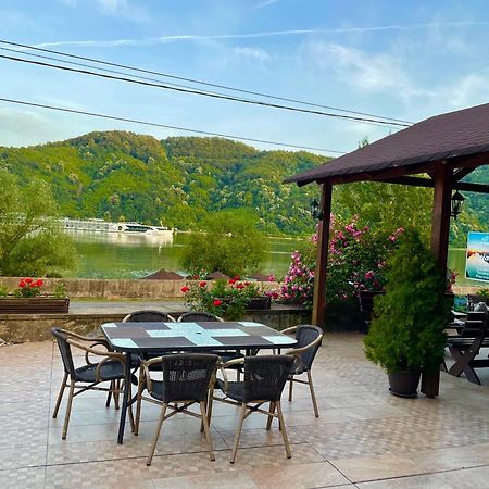 Pensiunea Deian-Clisura Dunarii Moldova Noua Экстерьер фото