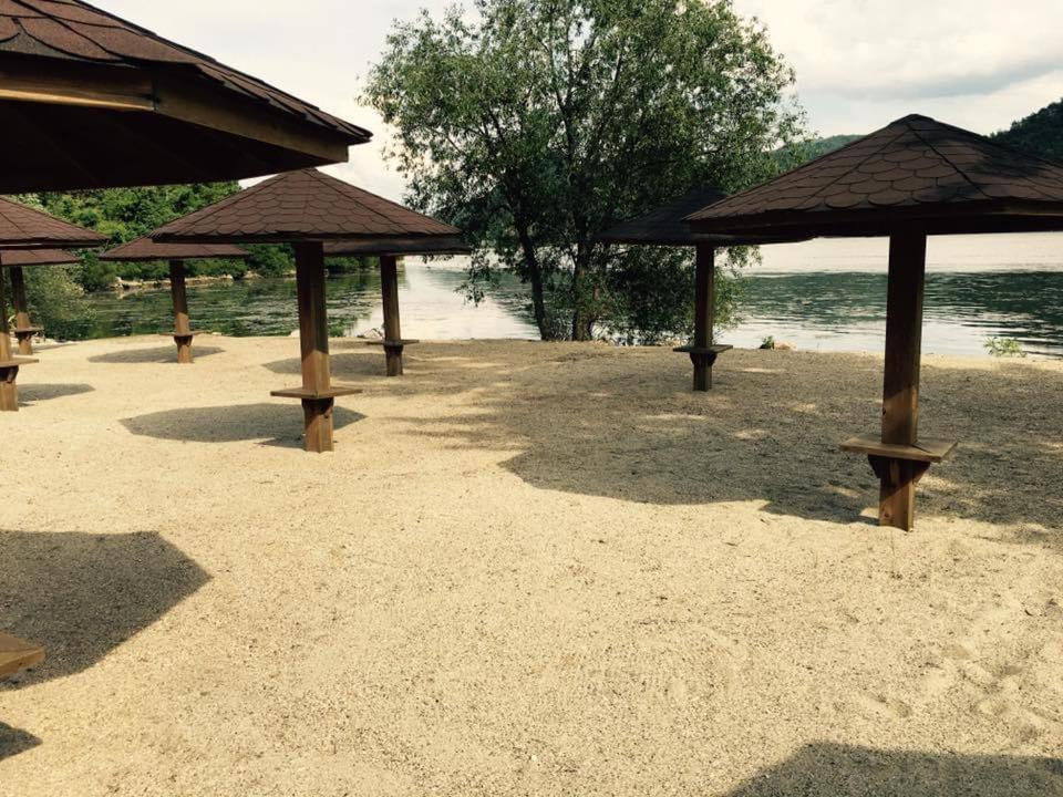Pensiunea Deian-Clisura Dunarii Moldova Noua Экстерьер фото