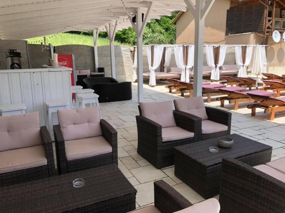 Pensiunea Deian-Clisura Dunarii Moldova Noua Экстерьер фото